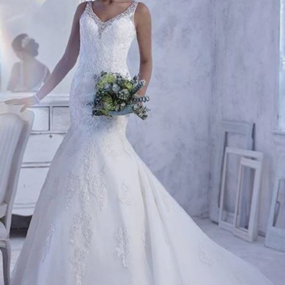 Wedding Dress Size 10 Ivory - Picture 2 of 5